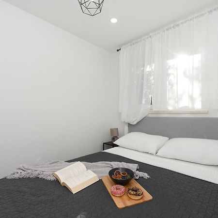 L&R Luxury Apartment- Free Parking Zára Kültér fotó