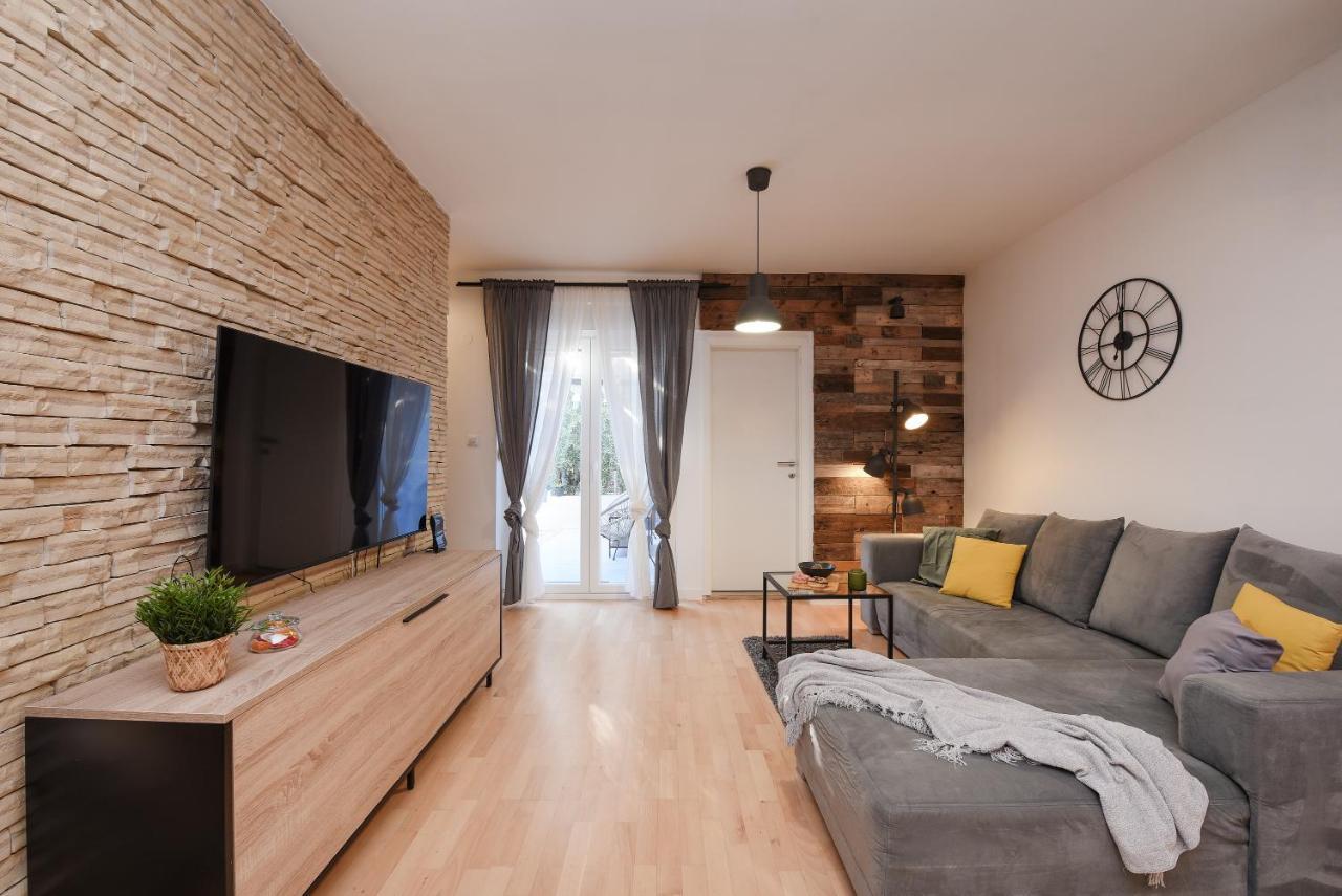 L&R Luxury Apartment- Free Parking Zára Kültér fotó
